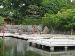 日本庭園の水舞台