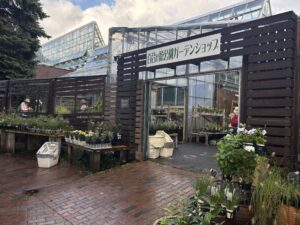 ガーデンショップ店舗前