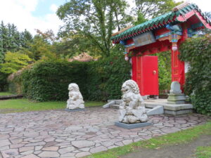 瀋芳園の石獅子