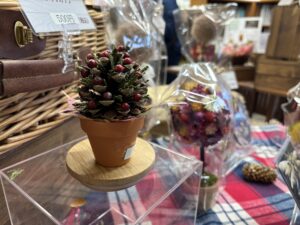 松ぼっくりのツリーアレンジ