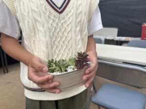 多肉植物の寄せ植えを作った参加者